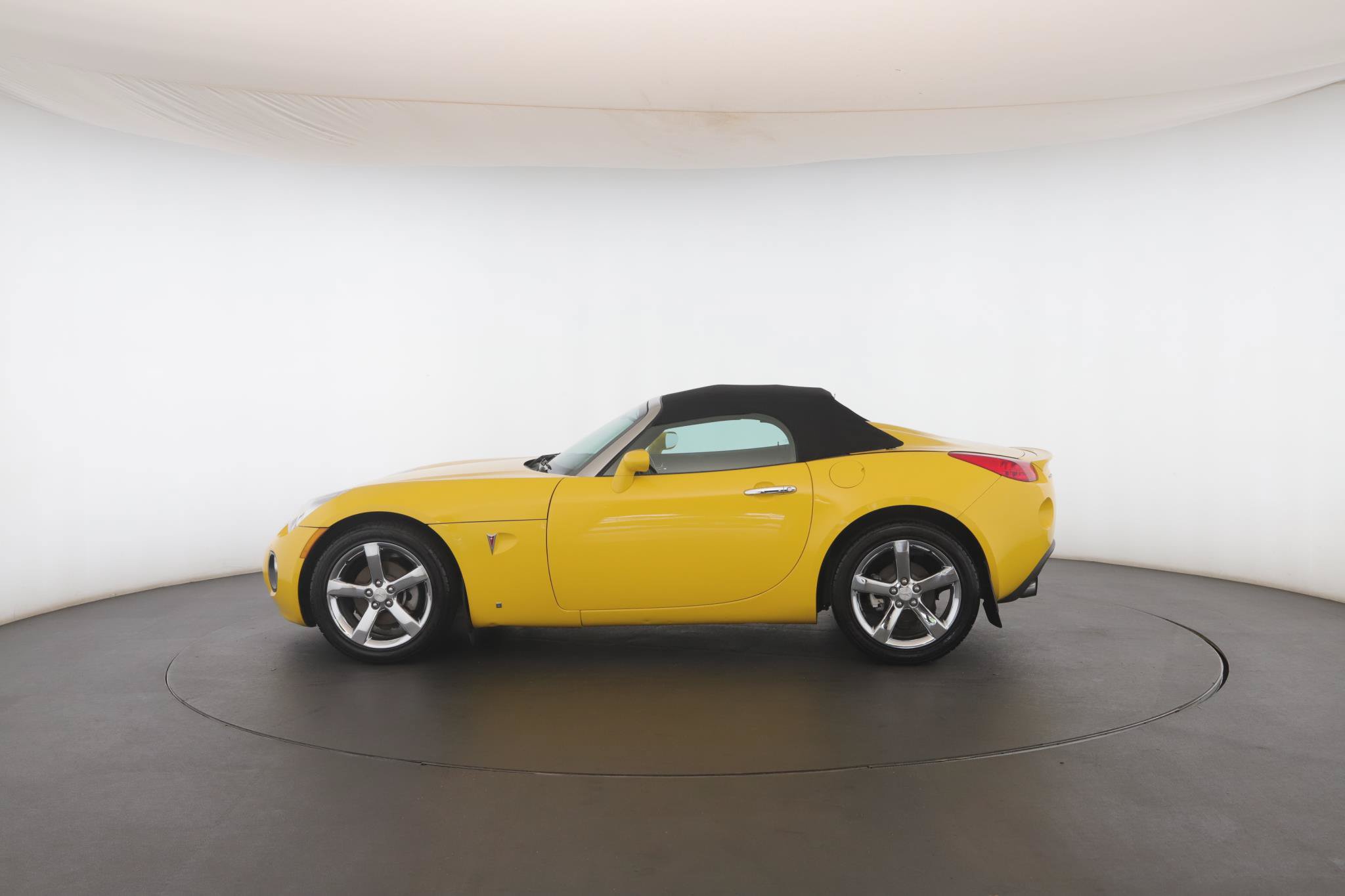 Used 2007 Pontiac Solstice GXP w/ Premium Package RWD image 12