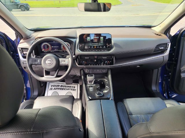 Used 2023 Nissan Rogue Platinum AWD/4WD image 11