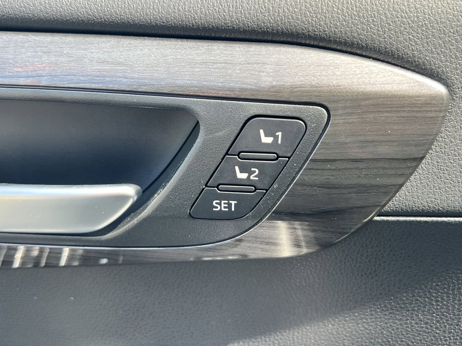 New 2026 Toyota Highlander Platinum image 24