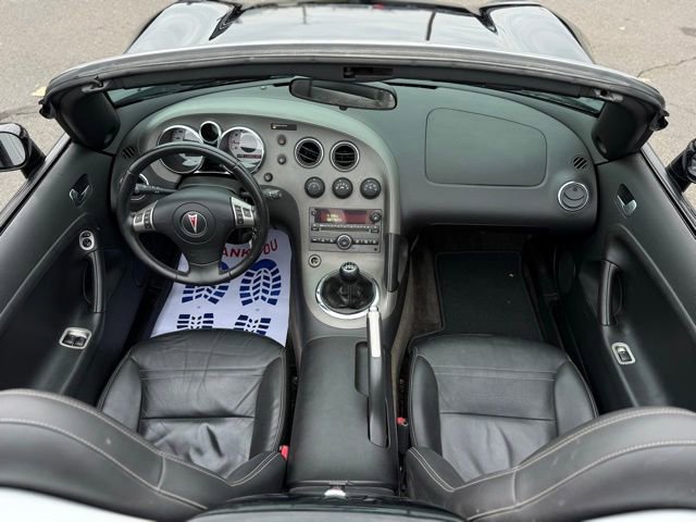 Used 2006 Pontiac Solstice Convertible w/ Premium Package image 3