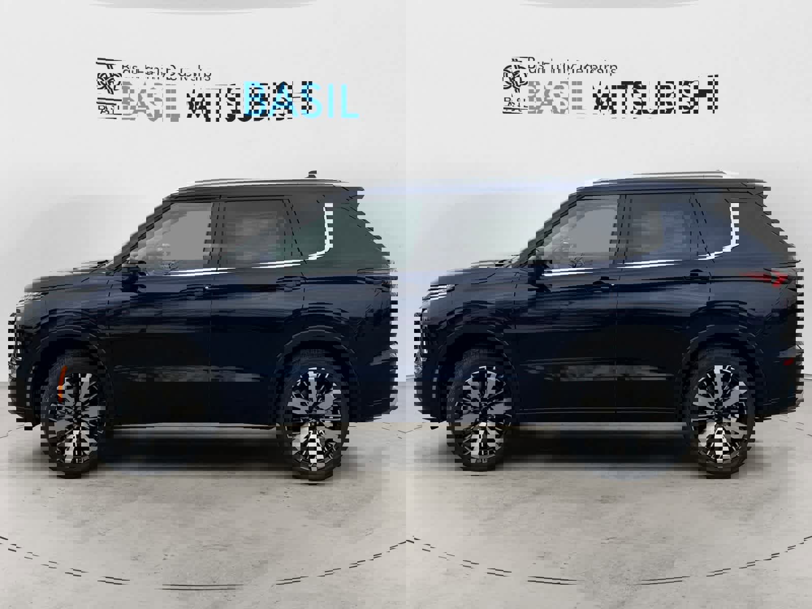 New 2026 Mitsubishi Outlander SEL image 2