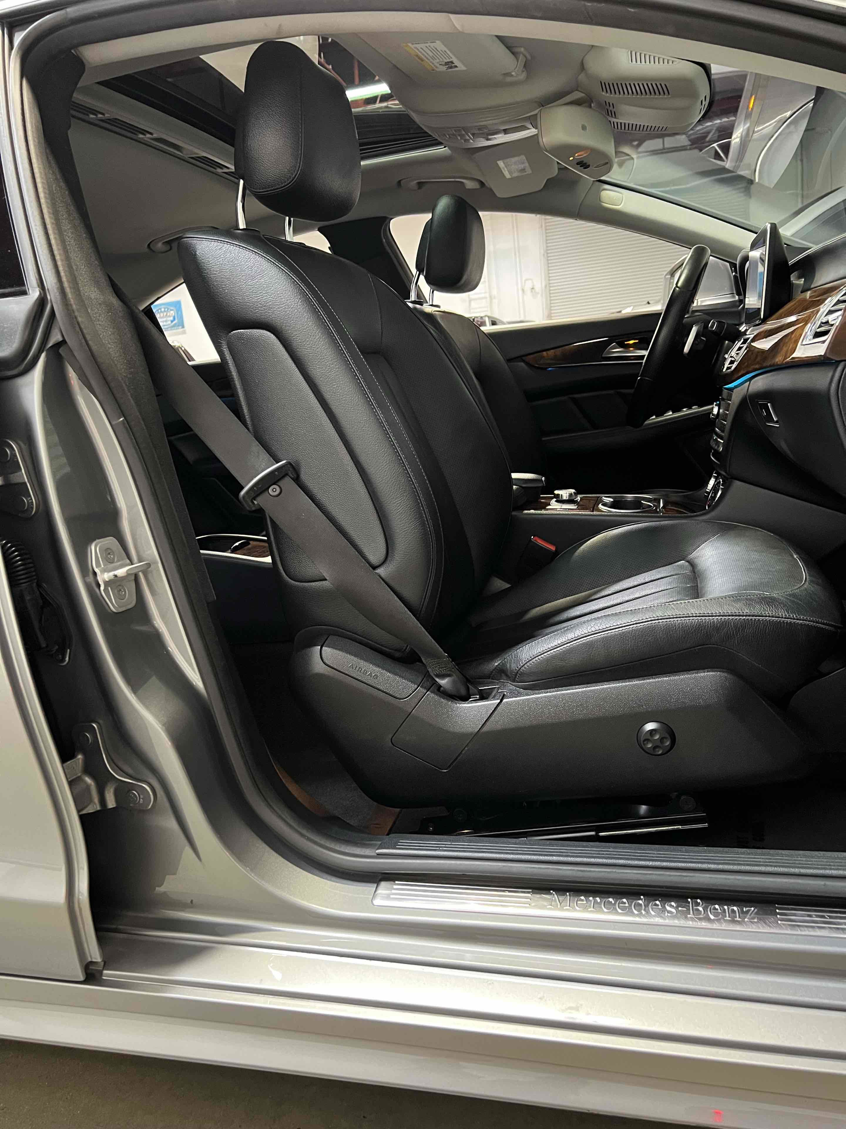 Used 2015 Mercedes-Benz CLS 550 image 32