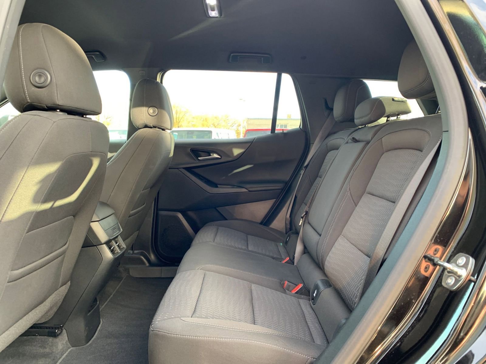 Used 2025 Chevrolet Equinox LT image 24