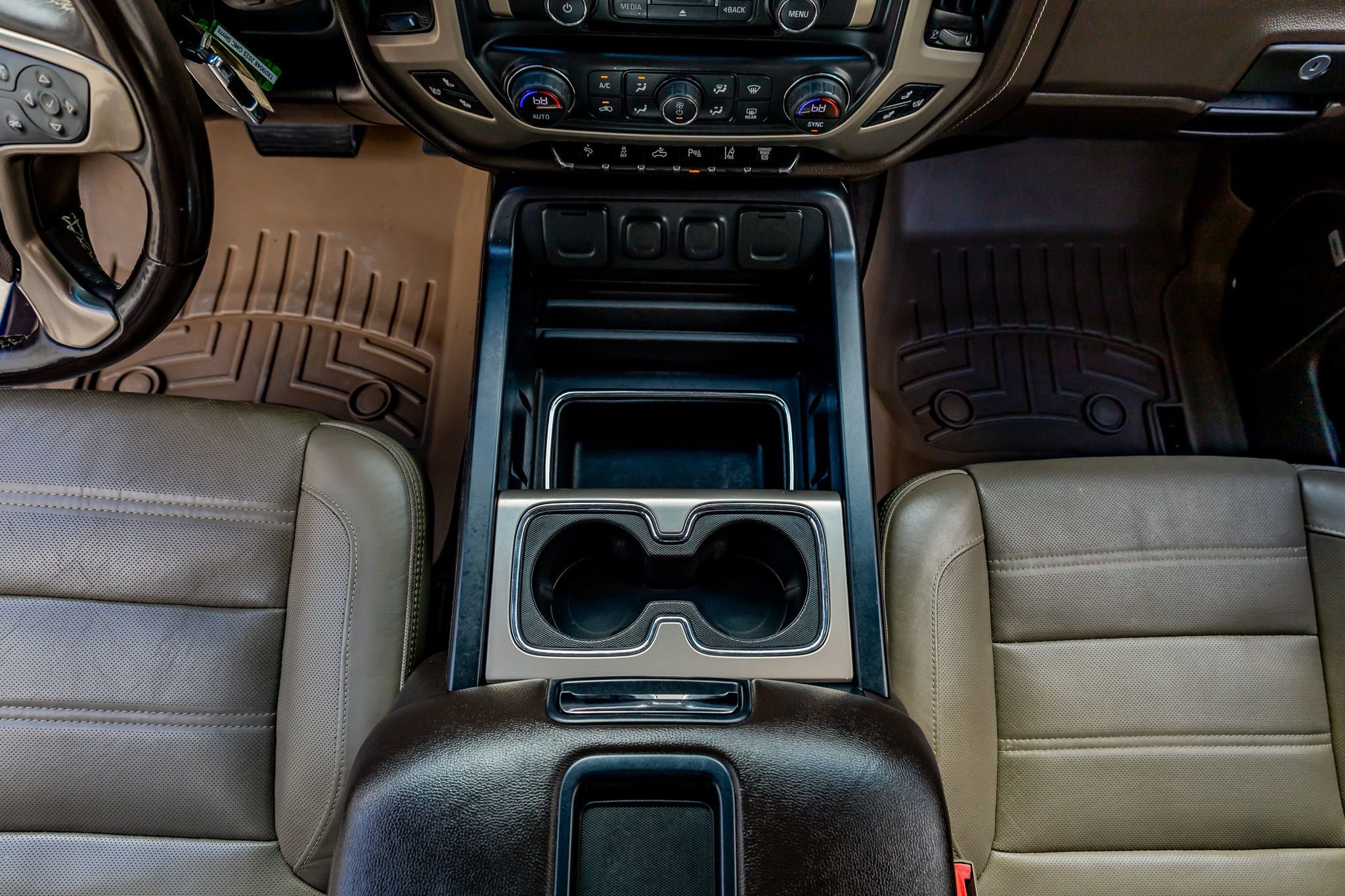 Used 2015 GMC Sierra 3500 Denali w/ Duramax Plus Package image 23