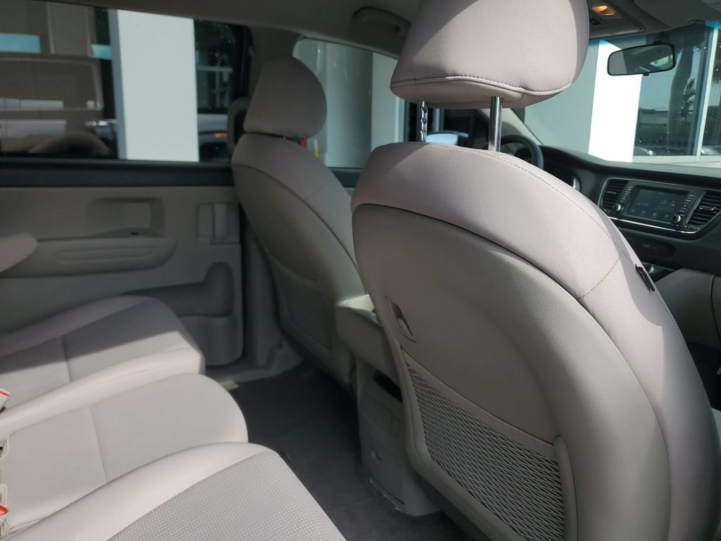 Used 2020 Kia Sedona LX FWD image 26