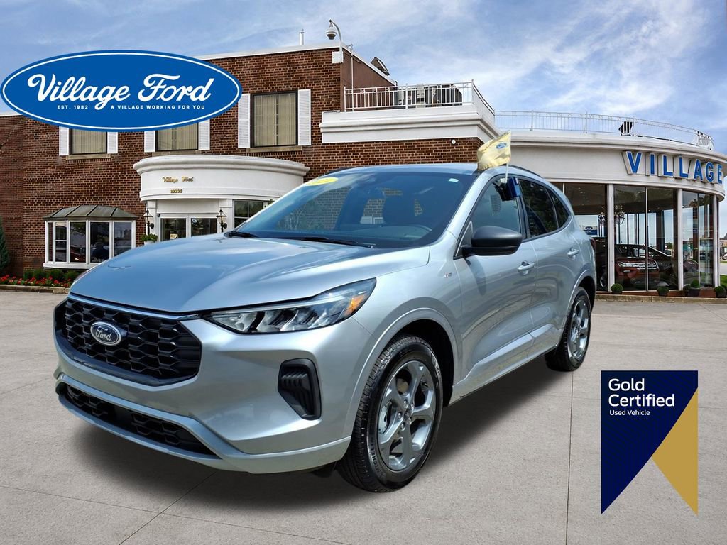 Used 2024 Ford Escape ST-Line w/ Tech Pack #1 AWD/4WD image 1