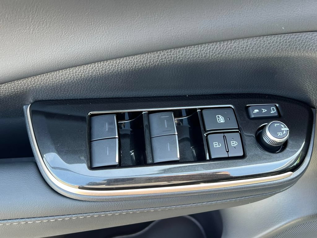 New 2026 Toyota Crown Platinum AWD/4WD image 11