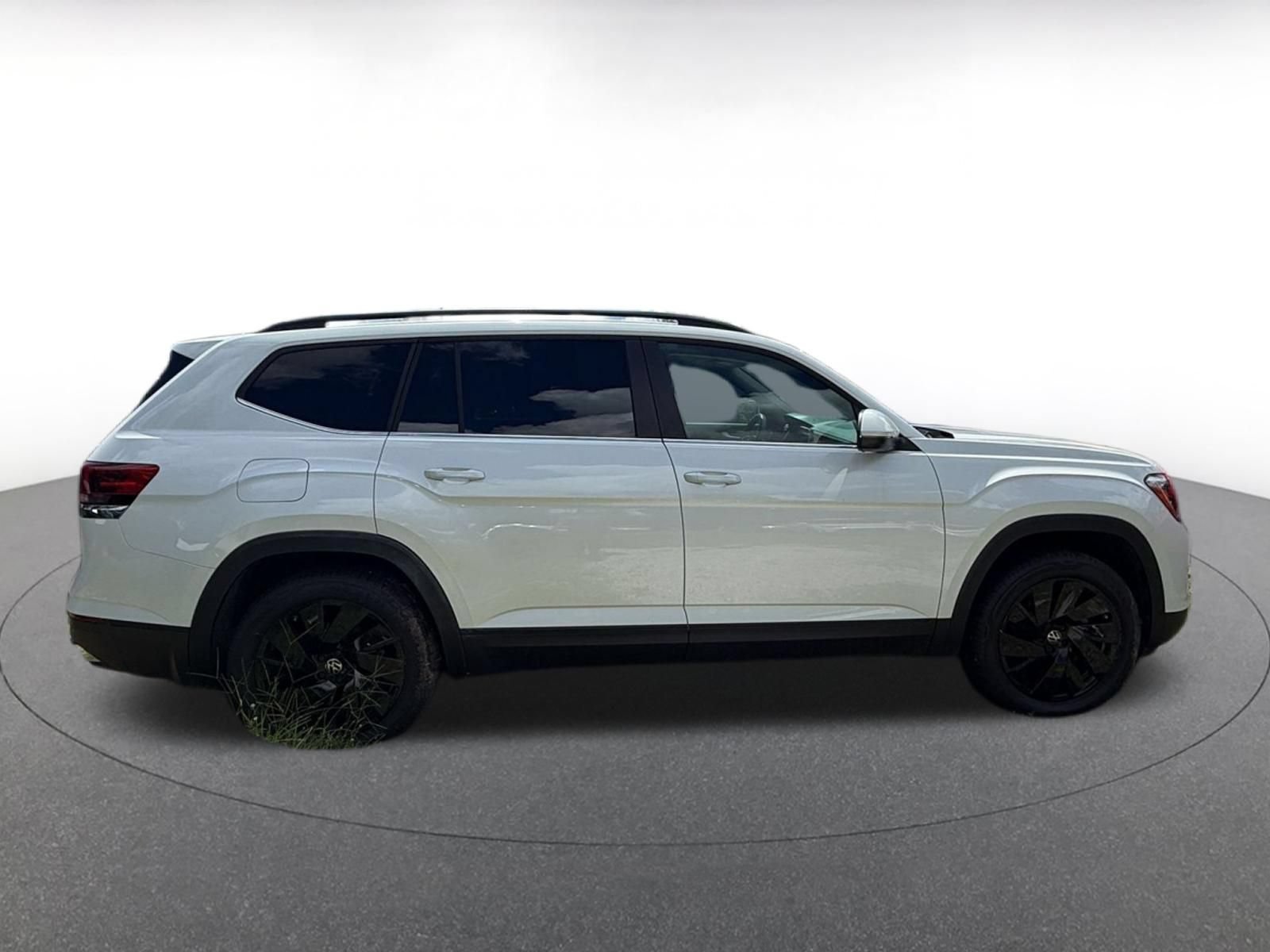 Used 2026 Volkswagen Atlas SE FWD image 9