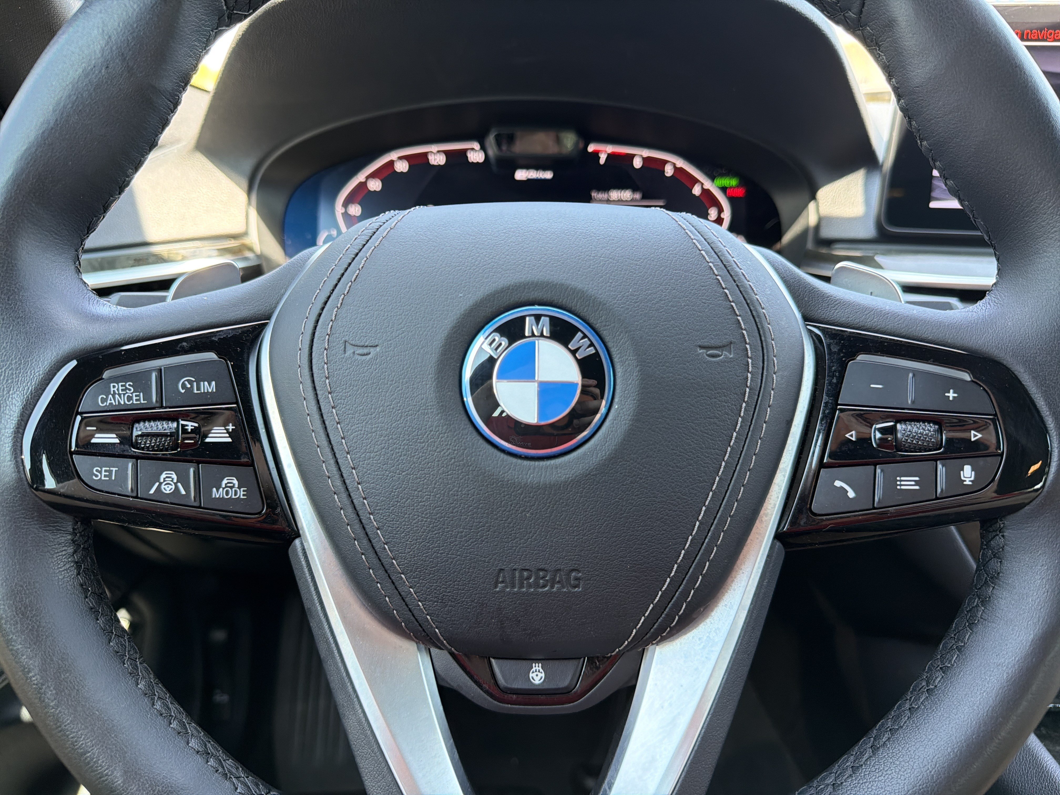 Used 2023 BMW 530e xDrive w/ Premium Package AWD/4WD image 11
