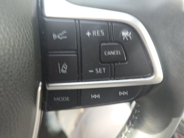 Used 2022 Toyota Highlander XLE image 10