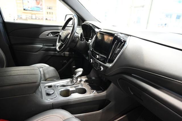 Used 2023 Chevrolet Traverse LT w/ LT Premium Package image 9
