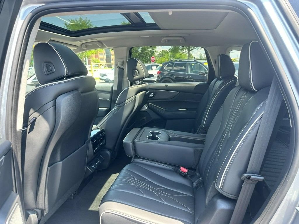 Certified 2026 Acura MDX w/ Advance Package AWD/4WD image 12