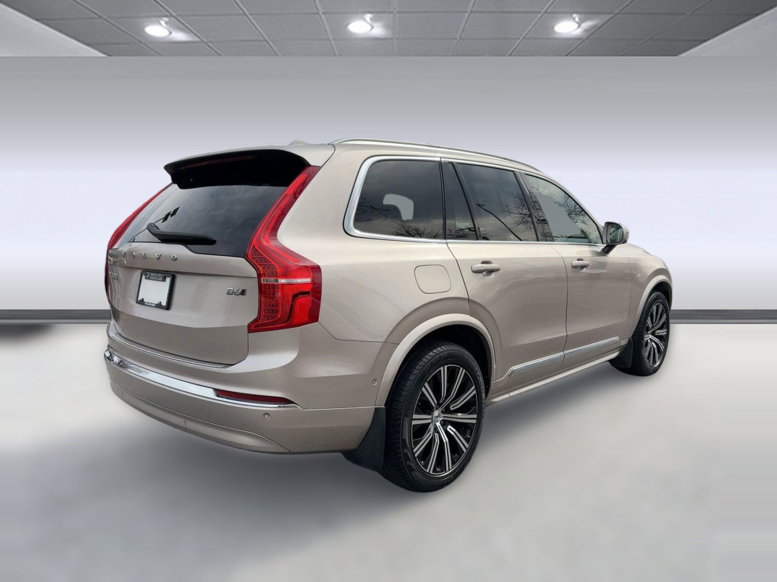 Certified 2023 Volvo XC90 B6 Plus w/ Protection Package image 8