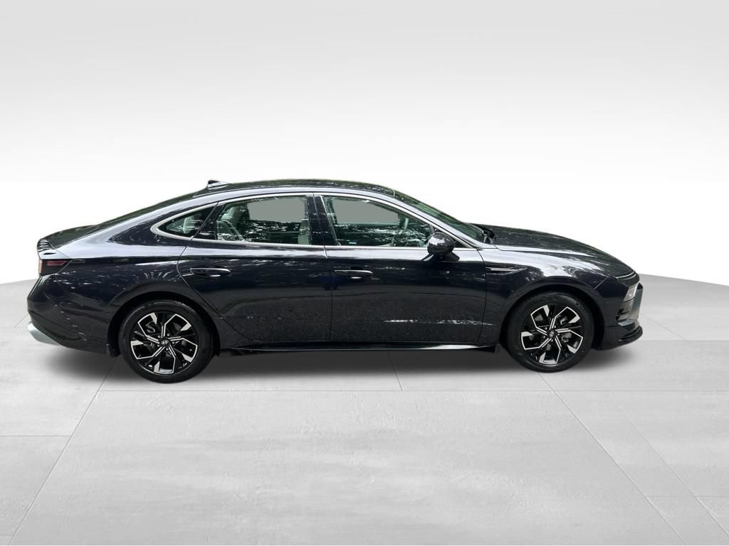 Used 2025 Hyundai Sonata SEL FWD image 7