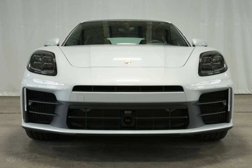 New 2025 Porsche Panamera 4 image 11