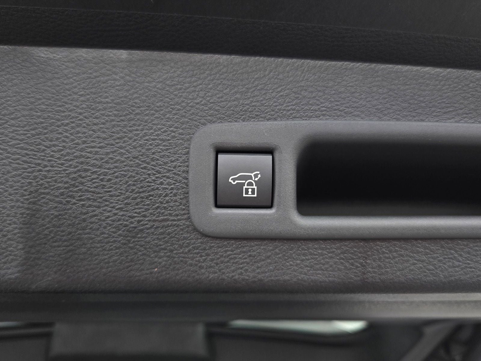 Used 2026 Toyota Sienna XLE FWD image 28