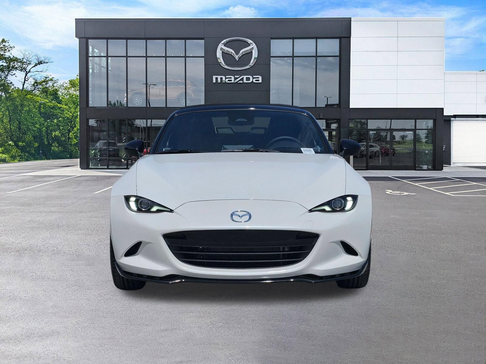 New 2026 MAZDA MX-5 Miata Club w/ Interior Package RWD image 2