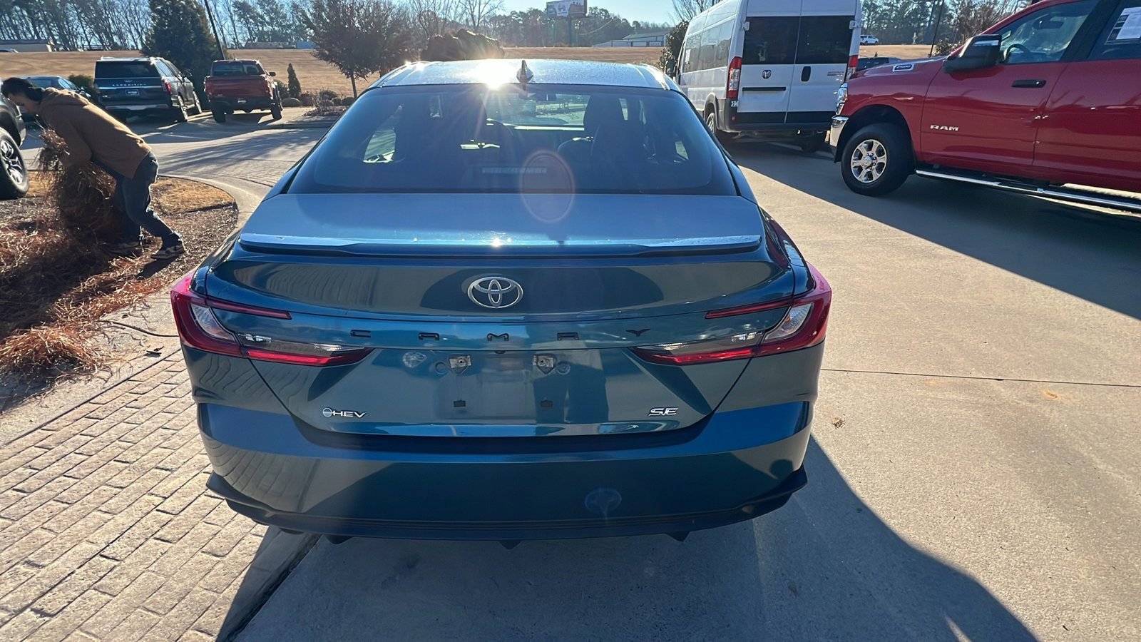 Used 2025 Toyota Camry SE image 9