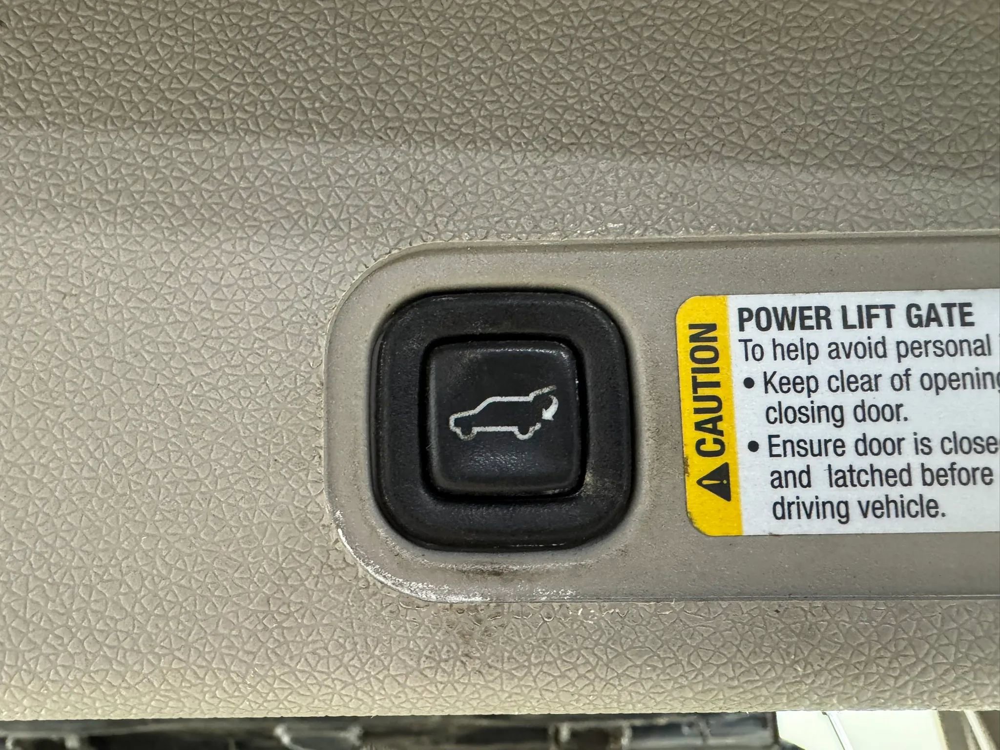 Used 2007 Chevrolet Suburban LTZ w/ LTZ Preferred Equipment Group AWD/4WD image 29
