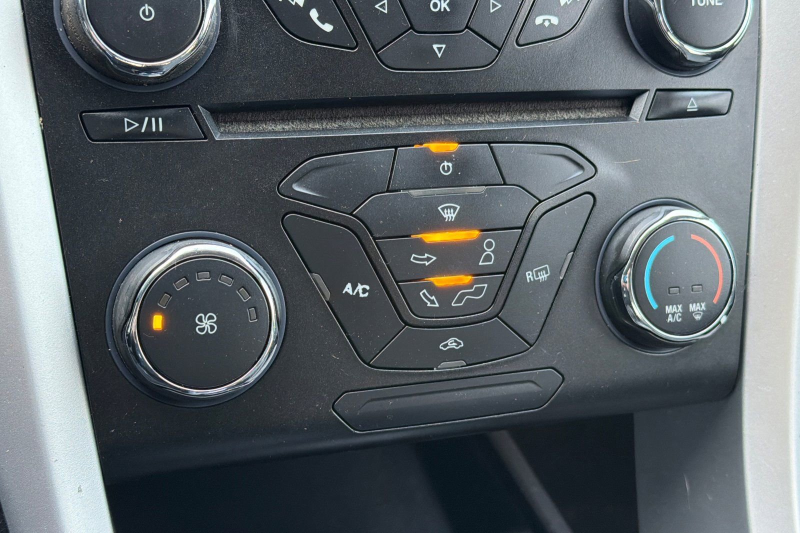 Used 2014 Ford Fusion S image 17