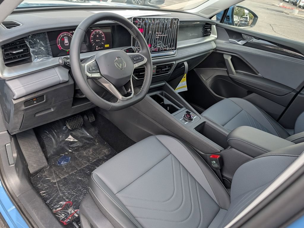 New 2025 Volkswagen Tiguan SE image 10