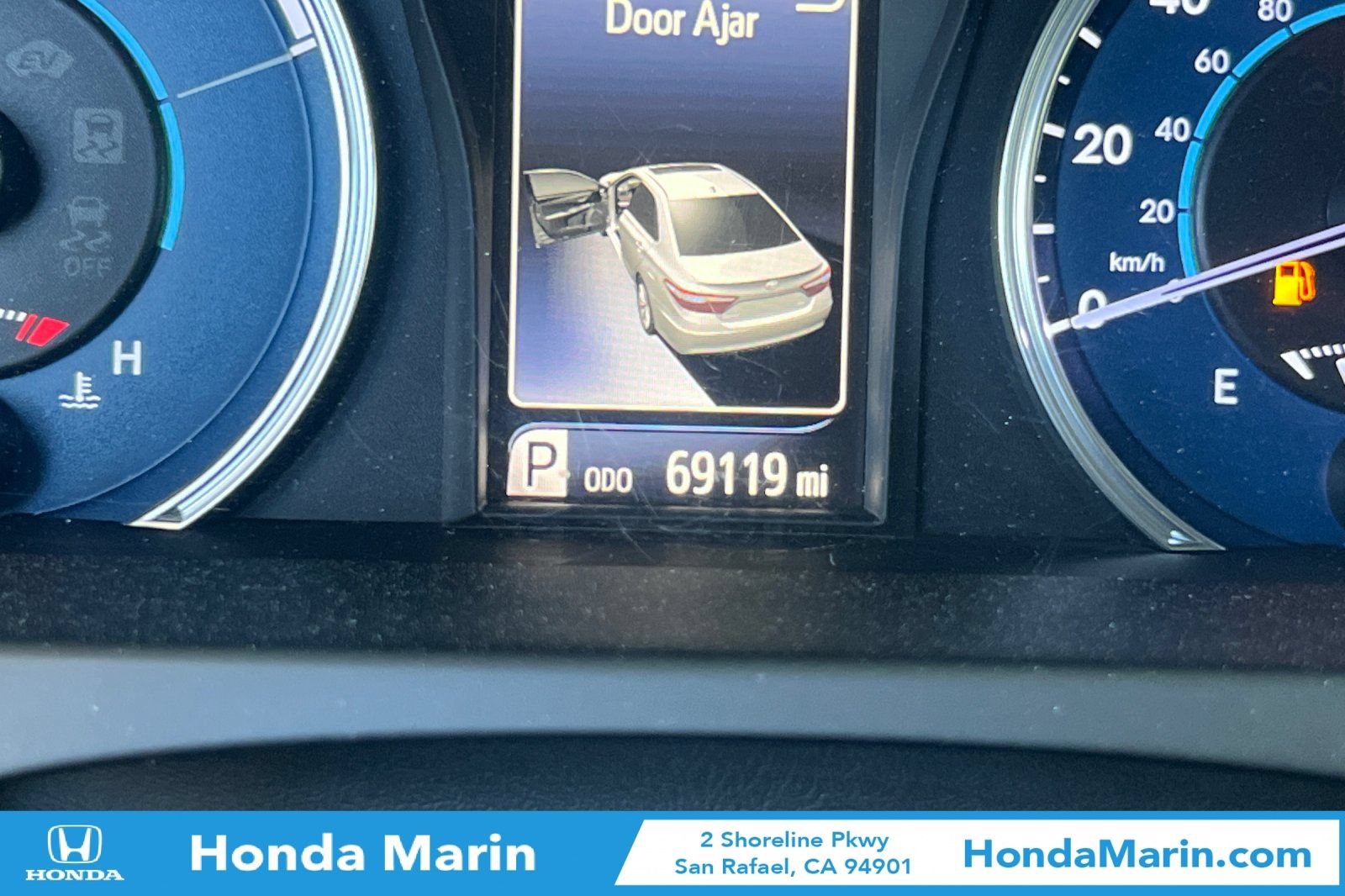 Used 2015 Toyota Camry XLE w/ Moonroof Package FWD image 32