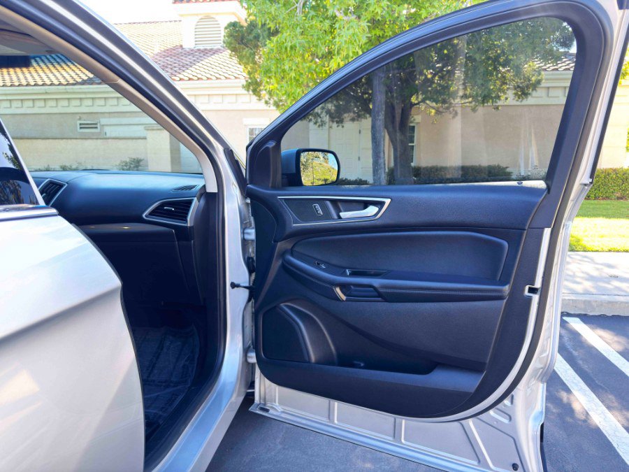 Used 2015 Ford Edge SEL w/ Equipment Group 201A image 28