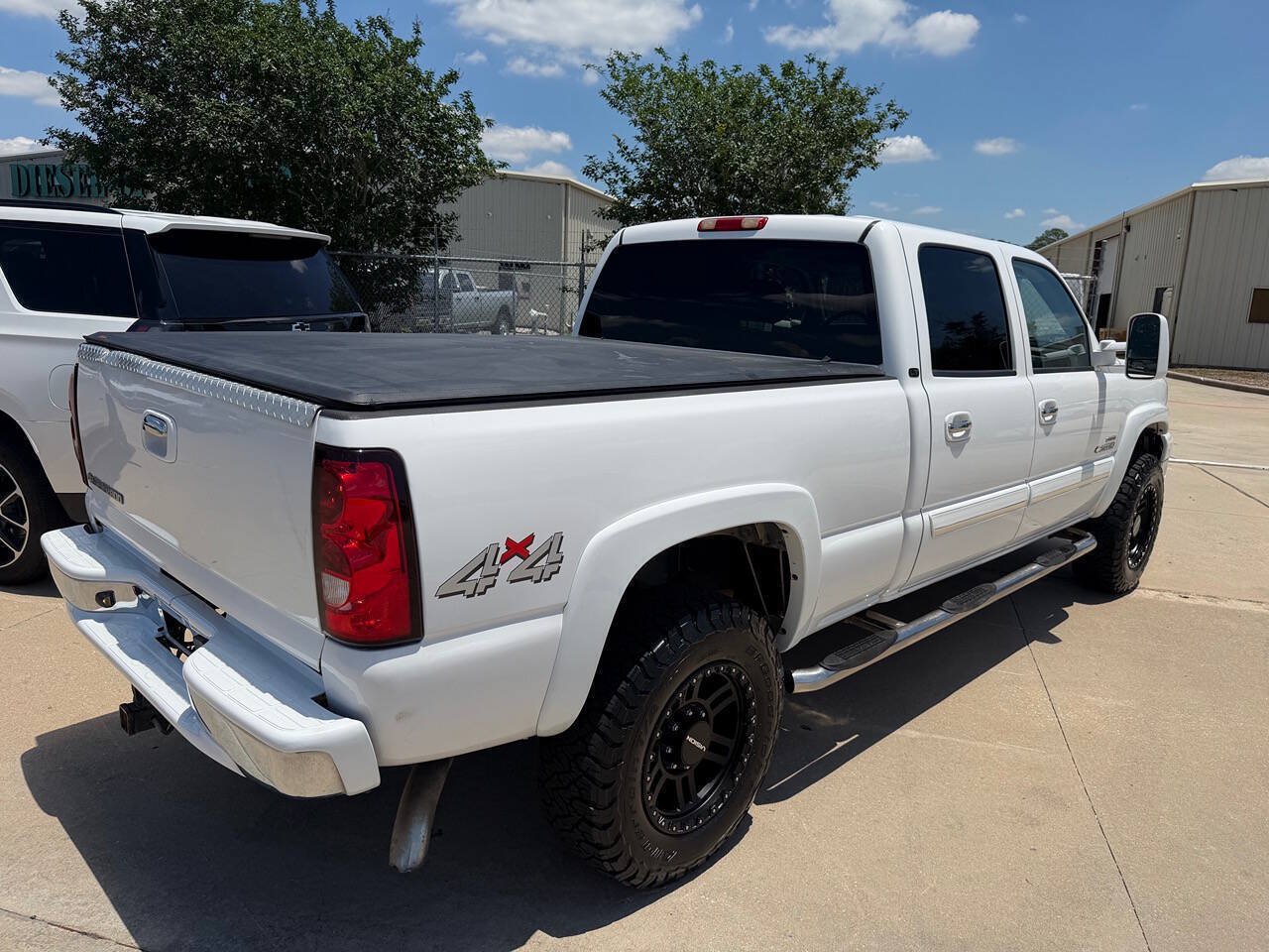 Used 2006 Chevrolet Silverado 2500 LT w/ Onstar Plus Package AWD/4WD image 16