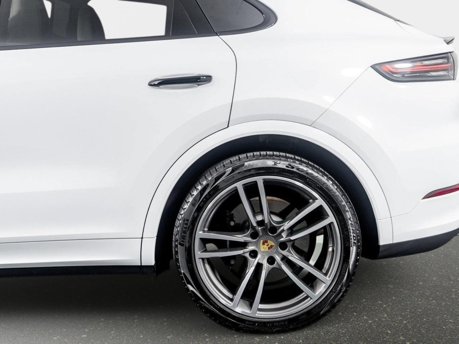 Used 2023 Porsche Cayenne Turbo w/ Premium Package Plus (PI3) AWD/4WD image 17