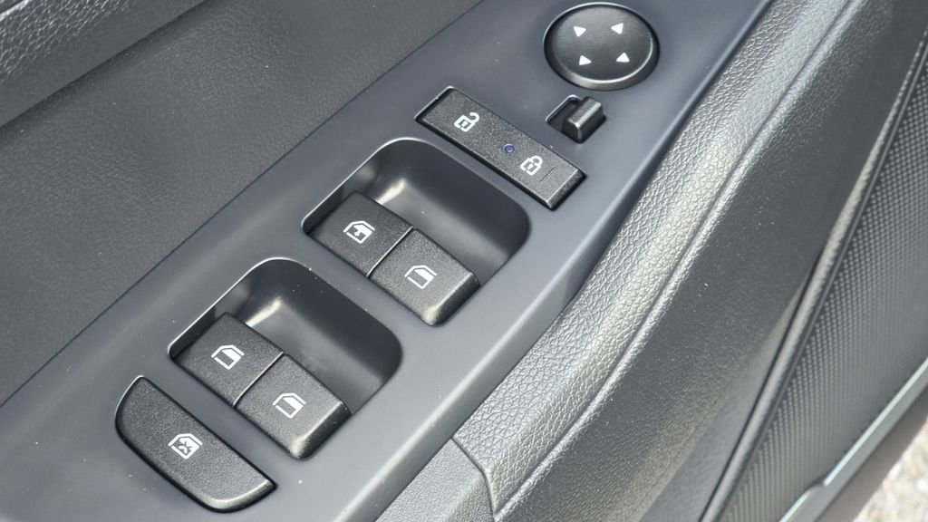 Used 2023 Kia Sportage LX image 24