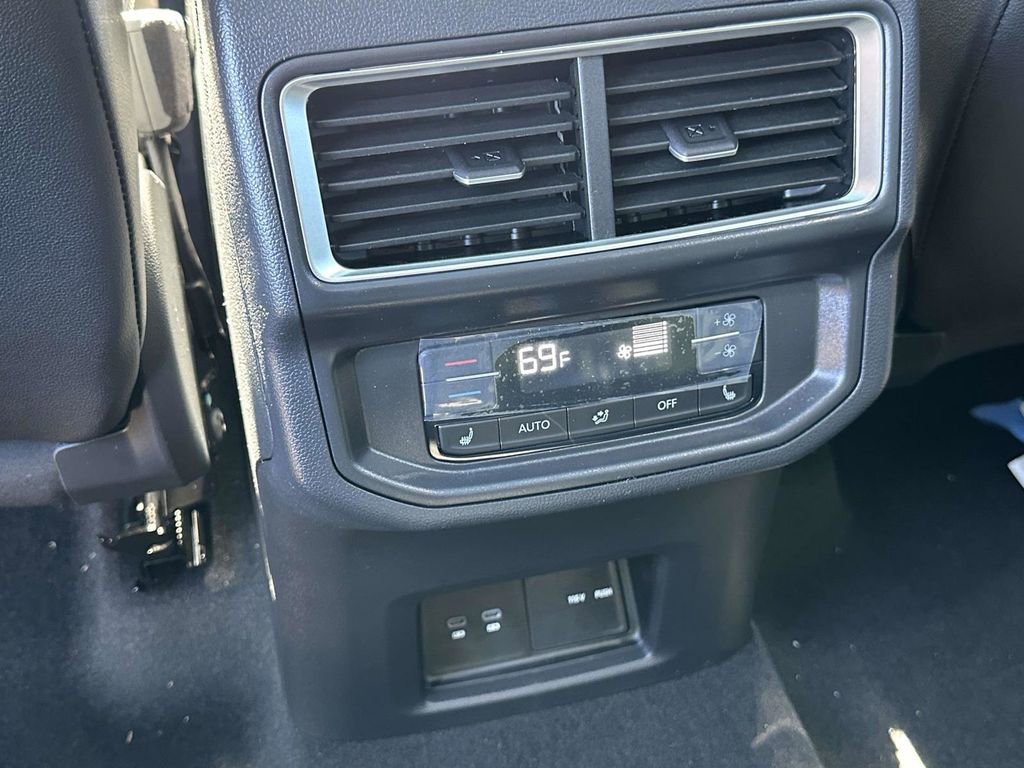 New 2026 Volkswagen Atlas SEL image 11