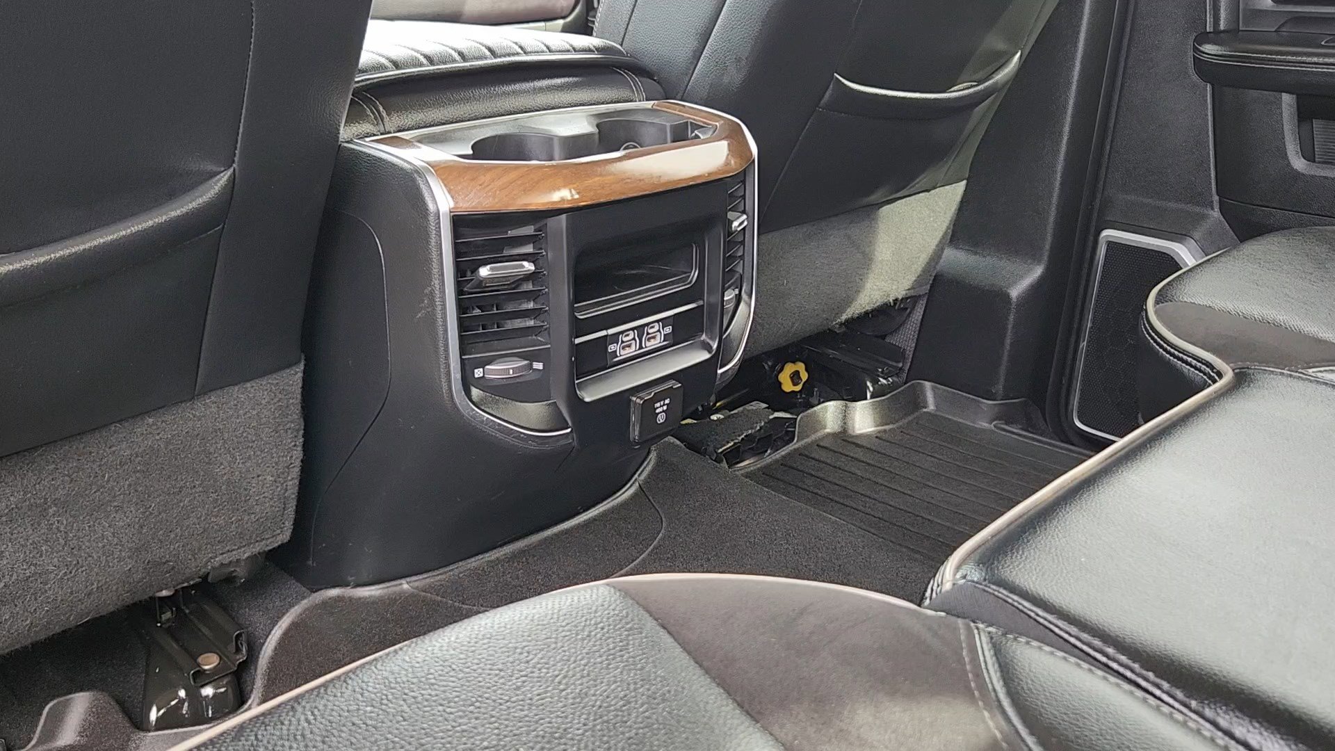 Used 2022 RAM 3500 Laramie image 18