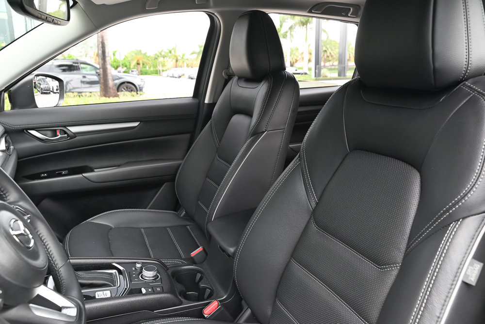 Certified 2025 MAZDA CX-5 AWD 2.5 S w/ Preferred Package image 3