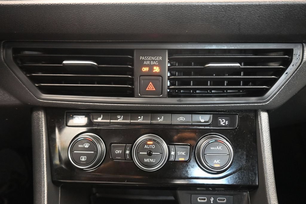 Used 2024 Volkswagen Jetta SE FWD image 19