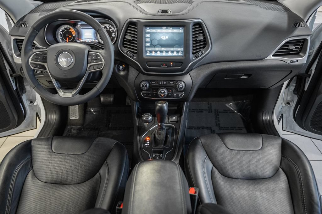 Certified 2022 Jeep Cherokee Latitude Lux w/ Sun & Sound Group AWD/4WD image 19