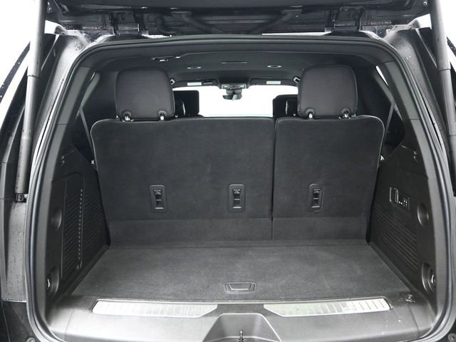 Used 2023 Chevrolet Tahoe Premier w/ Advanced Technology Package image 16