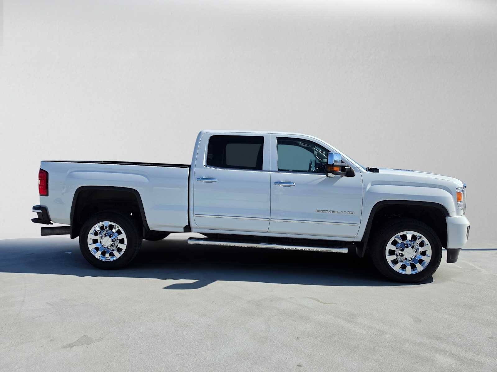 Used 2016 GMC Sierra 2500 Denali w/ Duramax Plus Package AWD/4WD video 2