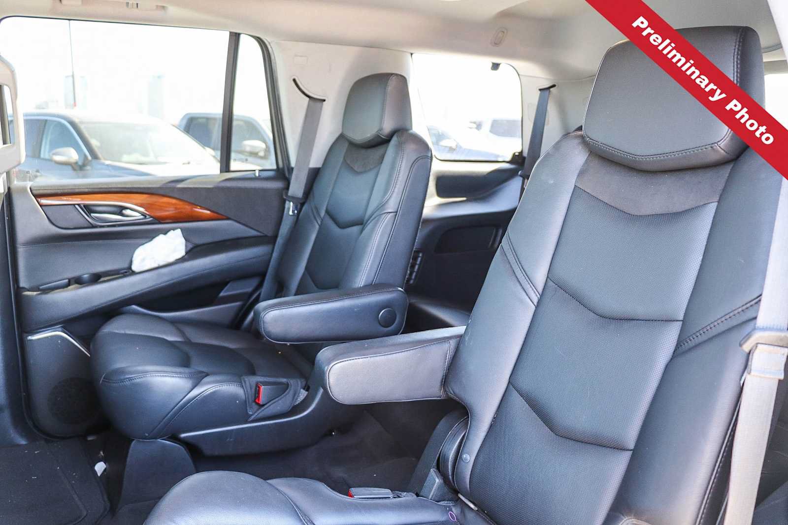 Used 2018 Cadillac Escalade Luxury RWD image 13