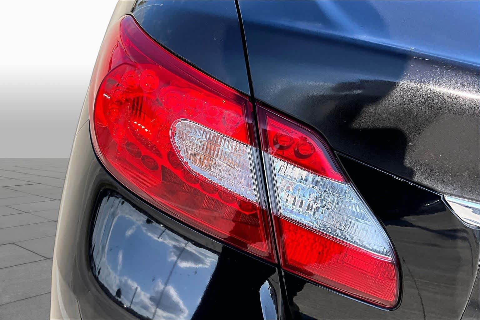 Used 2012 INFINITI M37 w/ Deluxe Touring Pkg RWD image 24