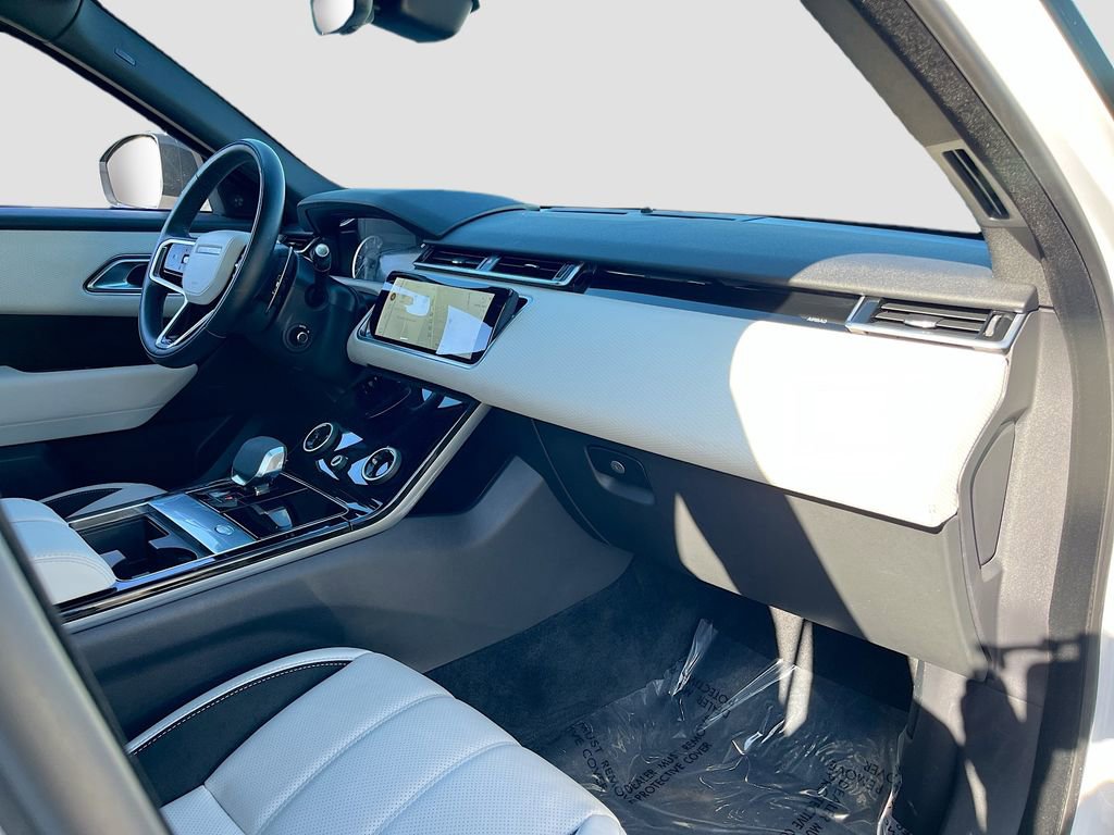Used 2023 Land Rover Range Rover Velar R-Dynamic S image 31