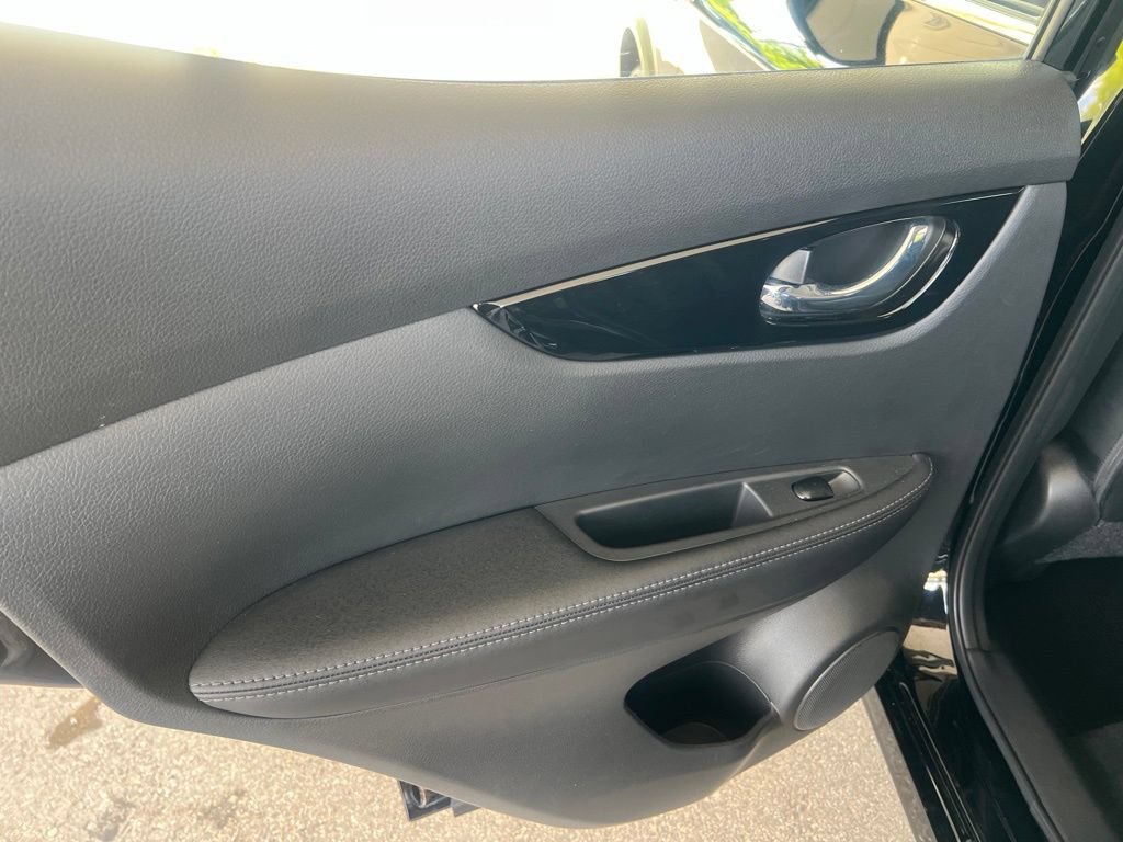 Certified 2022 Nissan Rogue Sport SL w/ Premium Package AWD/4WD image 10