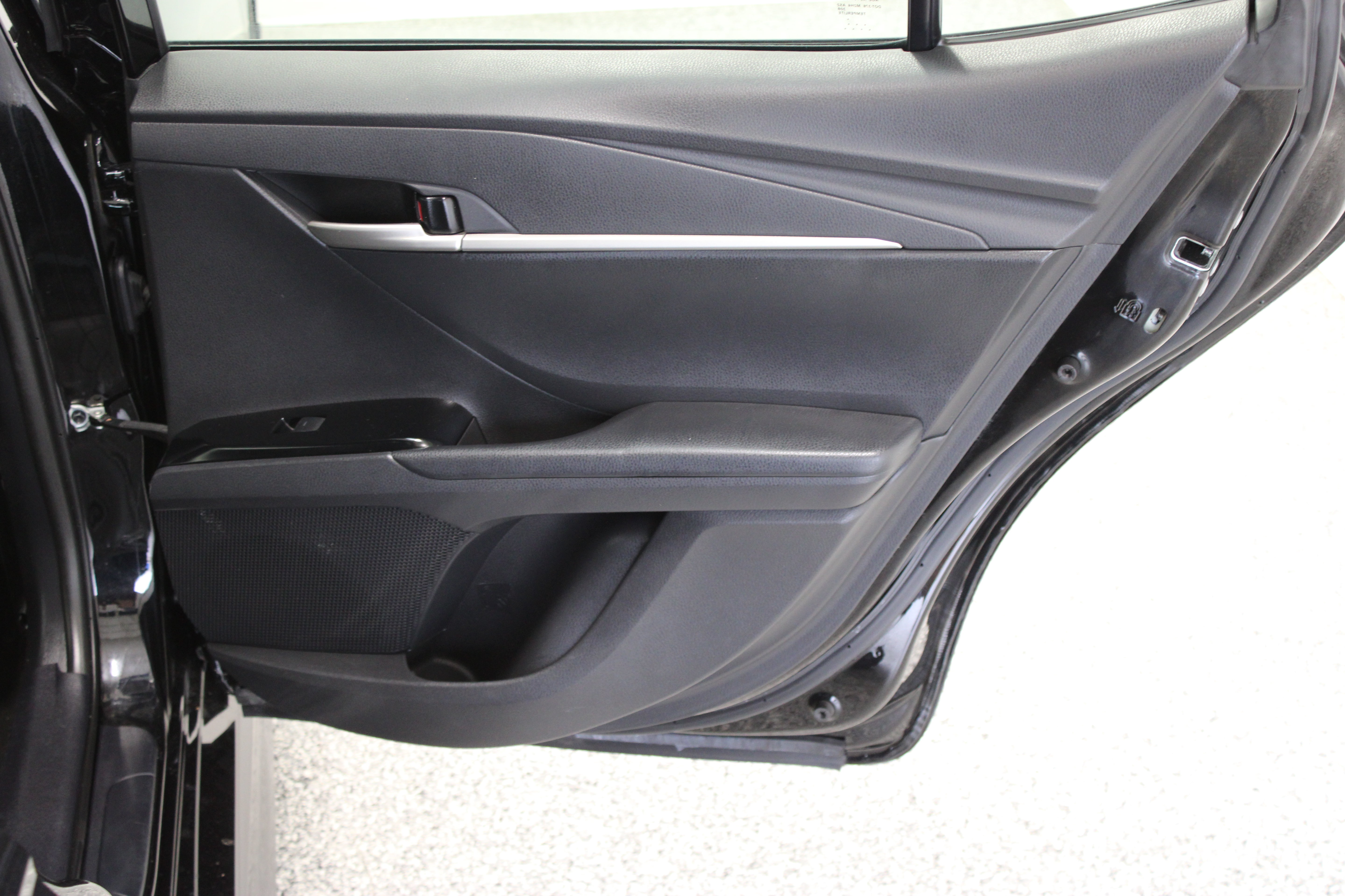 Used 2025 Toyota Camry SE FWD image 32