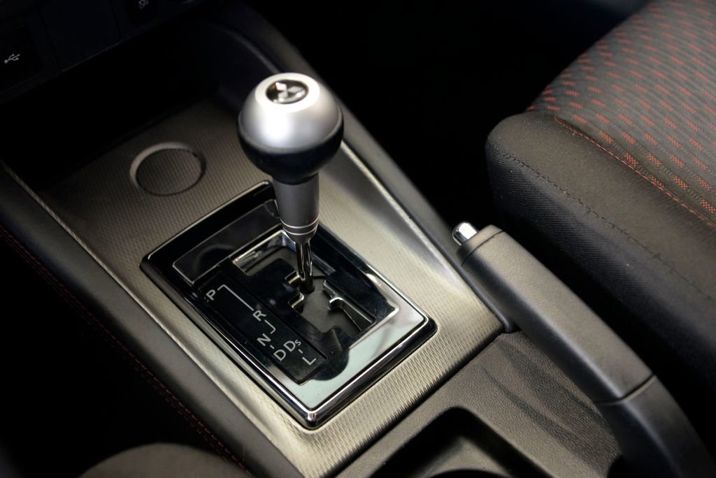 Used 2018 Mitsubishi Outlander Sport ES FWD image 25