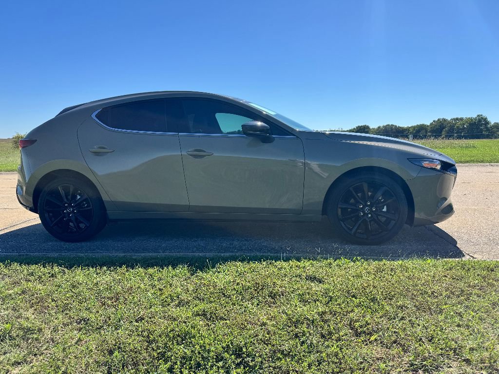 Certified 2025 MAZDA MAZDA3 Carbon image 4
