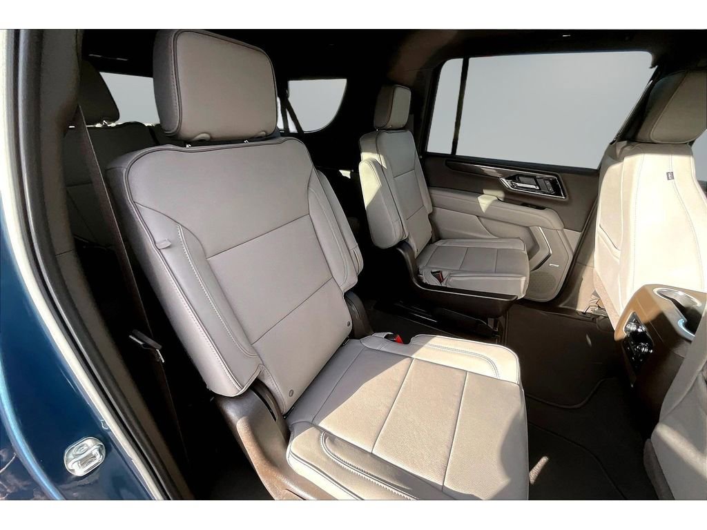 New 2026 GMC Yukon XL Elevation w/ Elevation Premium Package AWD/4WD image 10