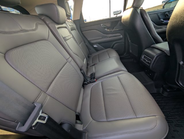 Used 2023 Lincoln Corsair Reserve AWD/4WD image 6