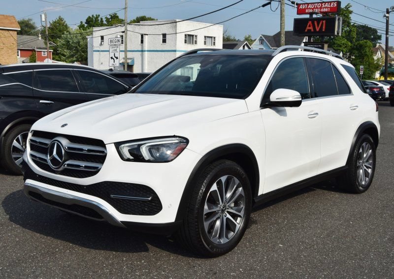 Used 2021 Mercedes-Benz GLE 350 4MATIC w/ Premium Package image 4
