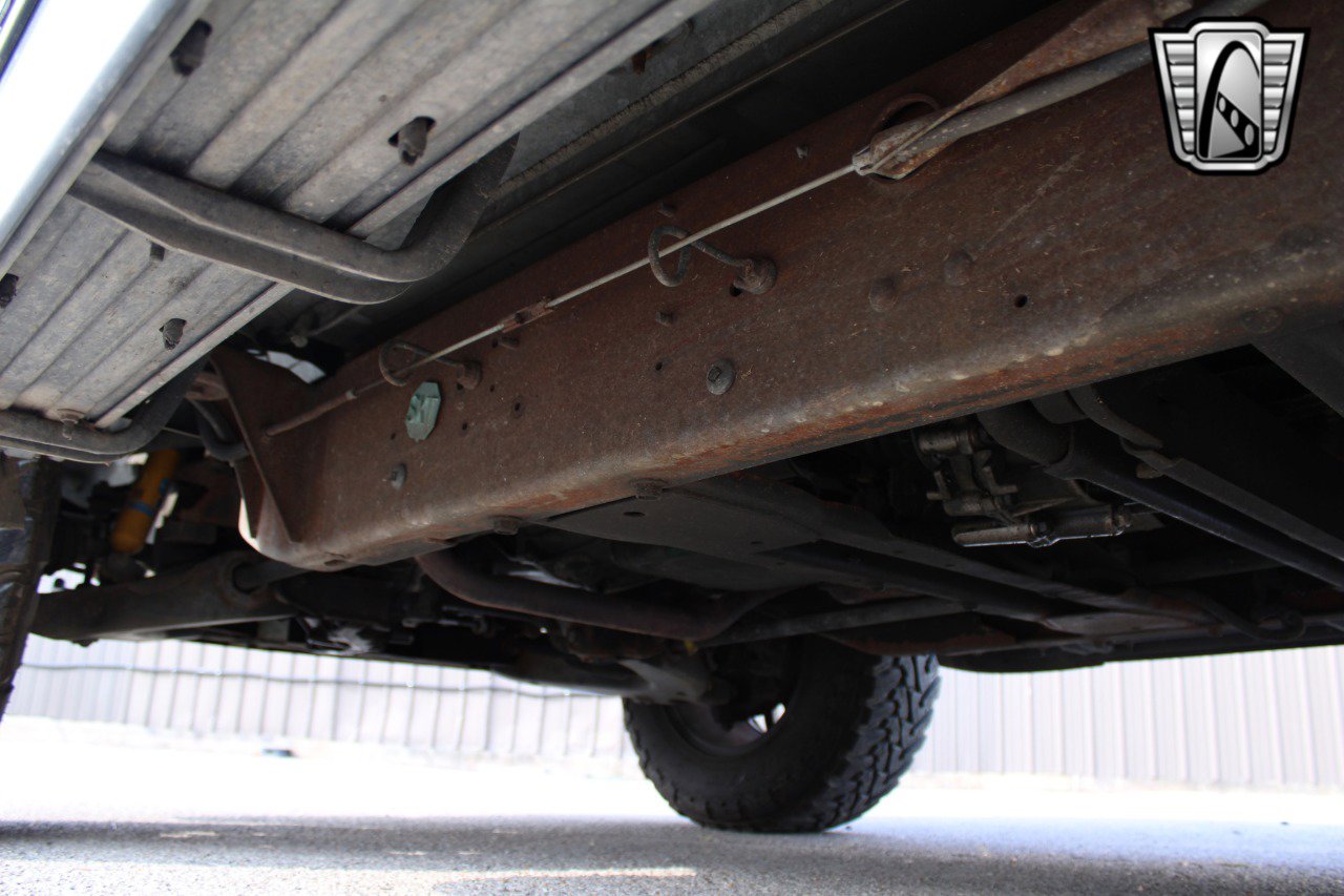 Used 1999 Chevrolet Tahoe Z71 w/ Preferred Equipment Group image 4