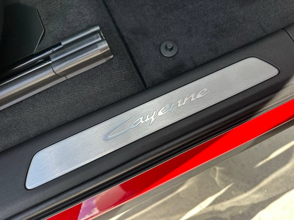 Certified 2026 Porsche Cayenne AWD/4WD image 39