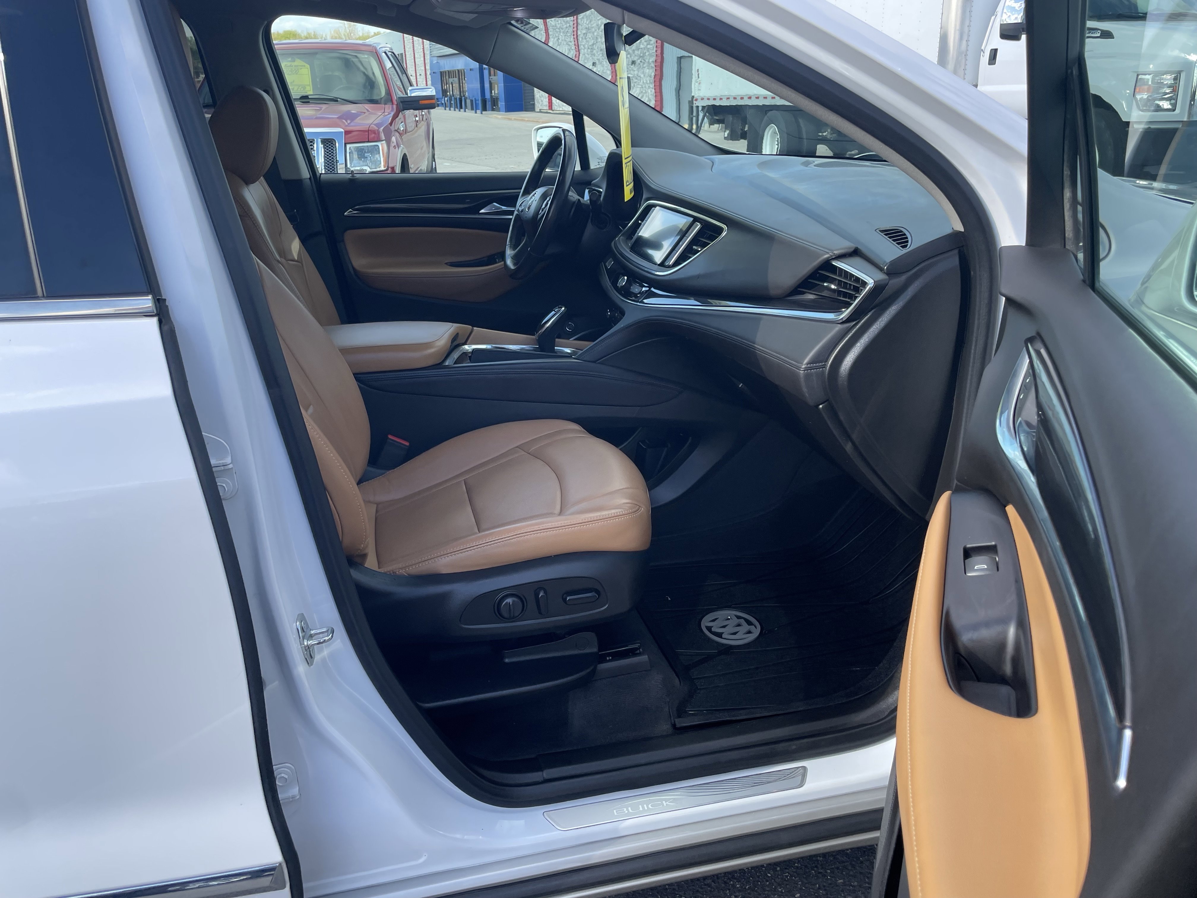 Used 2020 Buick Enclave Essence w/ LPO, Floor Liner Package AWD/4WD image 31
